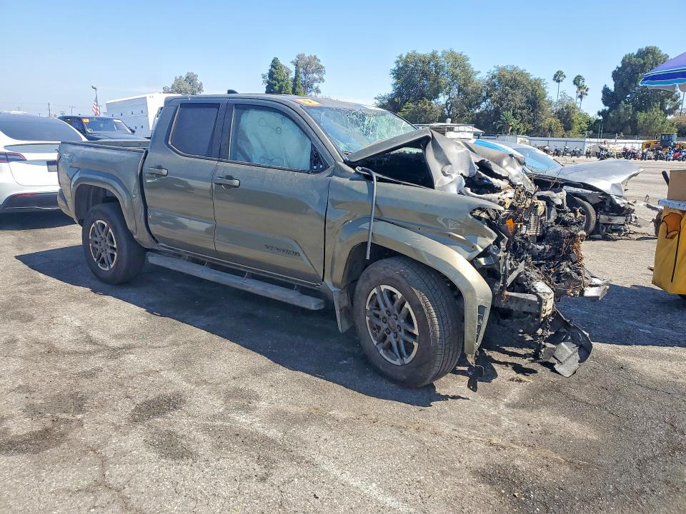Photo 4 from auction – 2026 TOYOTA TACOMA with VIN 3TMLB5JNXTM263306