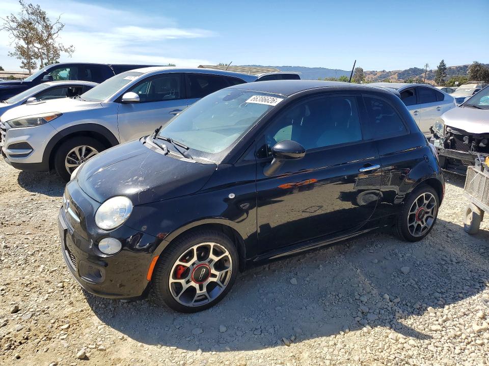 FIAT 500 2015 with VIN 3C3CFFBR8FT528055 - Photo from auction