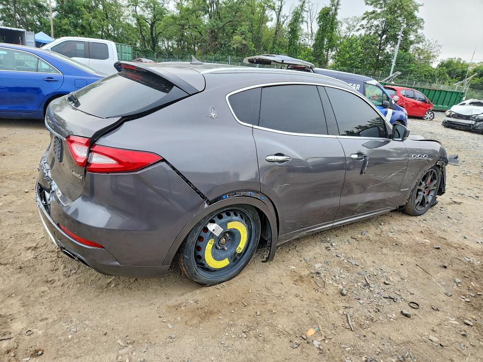 Photo 3 from auction – 2018 MASERATI LEVANTE with VIN ZN661YUL5JX306791