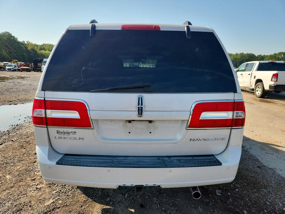 Photo 6 from auction – 2013 LINCOLN NAVIGATOR with VIN 5LMJJ2H5XDEL04306