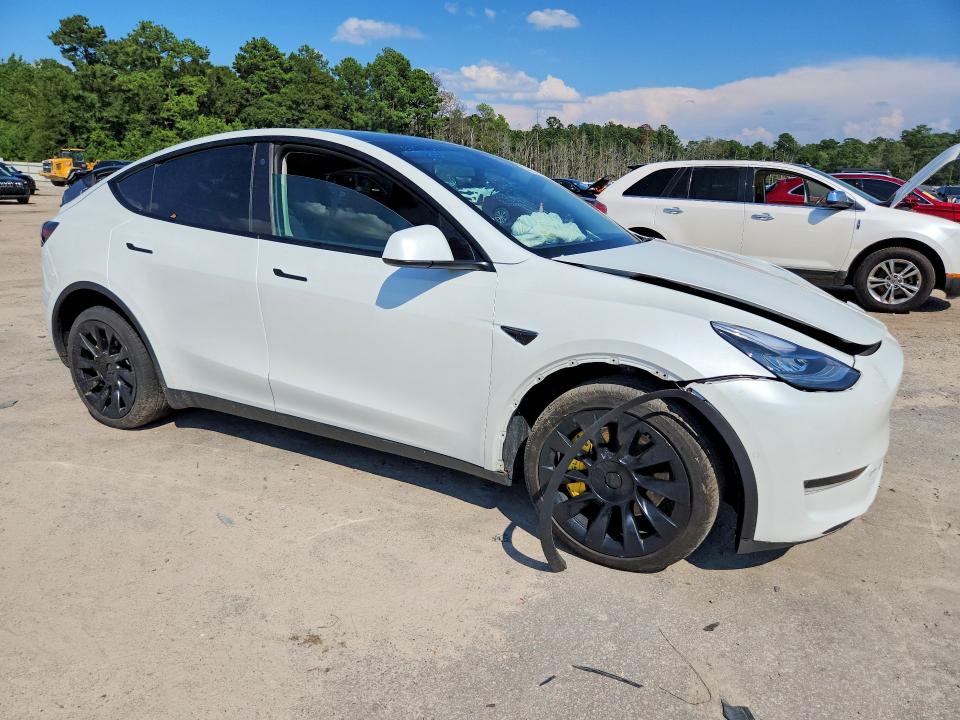 Photo 4 from auction – 2022 TESLA MODEL Y with VIN 7SAYGDEE2NF463604
