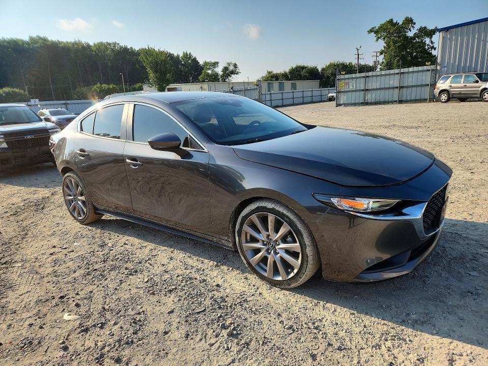 Photo 4 from auction – 2021 MAZDA 3 with VIN JM1BPABL8M1345973