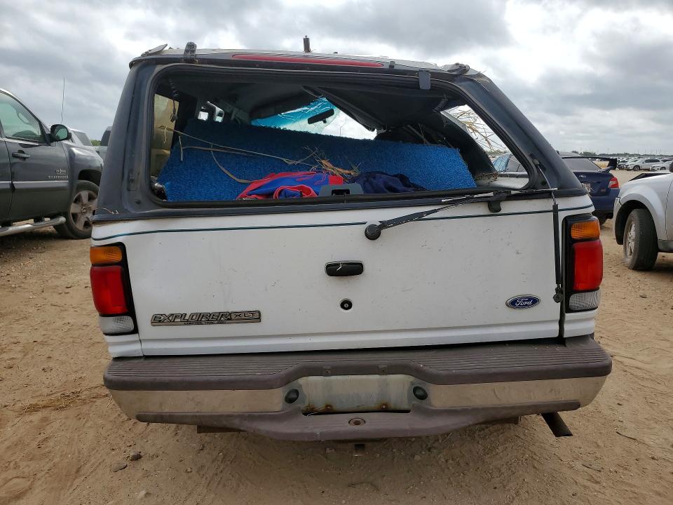 Photo 6 from auction – 1995 FORD EXPLORER with VIN 1FMDU34X9SZB04852