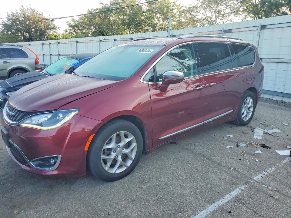 CHRYSLER PACIFICA 2019 with VIN 2C4RC1GG7KR720136 - Photo from auction