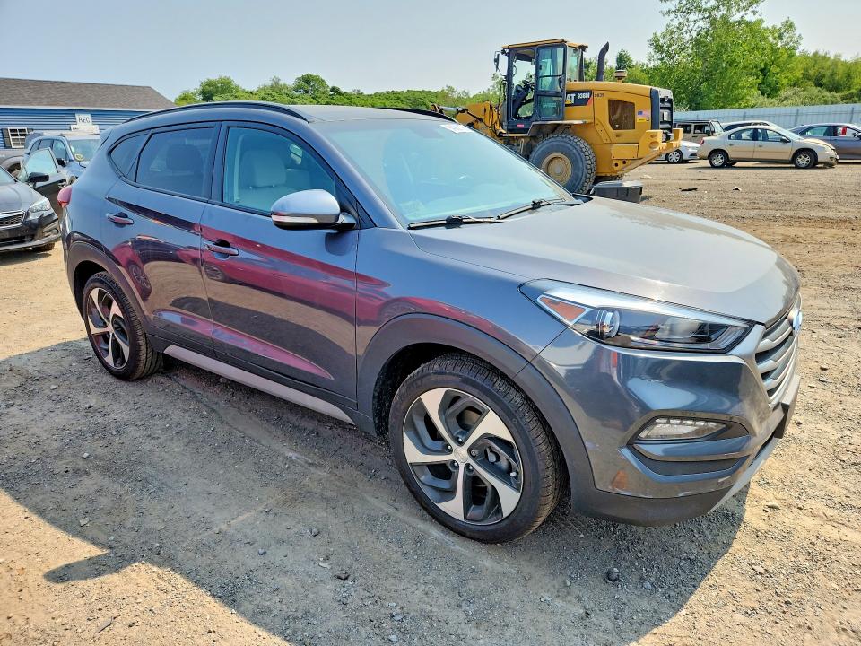 Photo 4 from auction – 2018 HYUNDAI TUCSON with VIN KM8J33A23JU637743