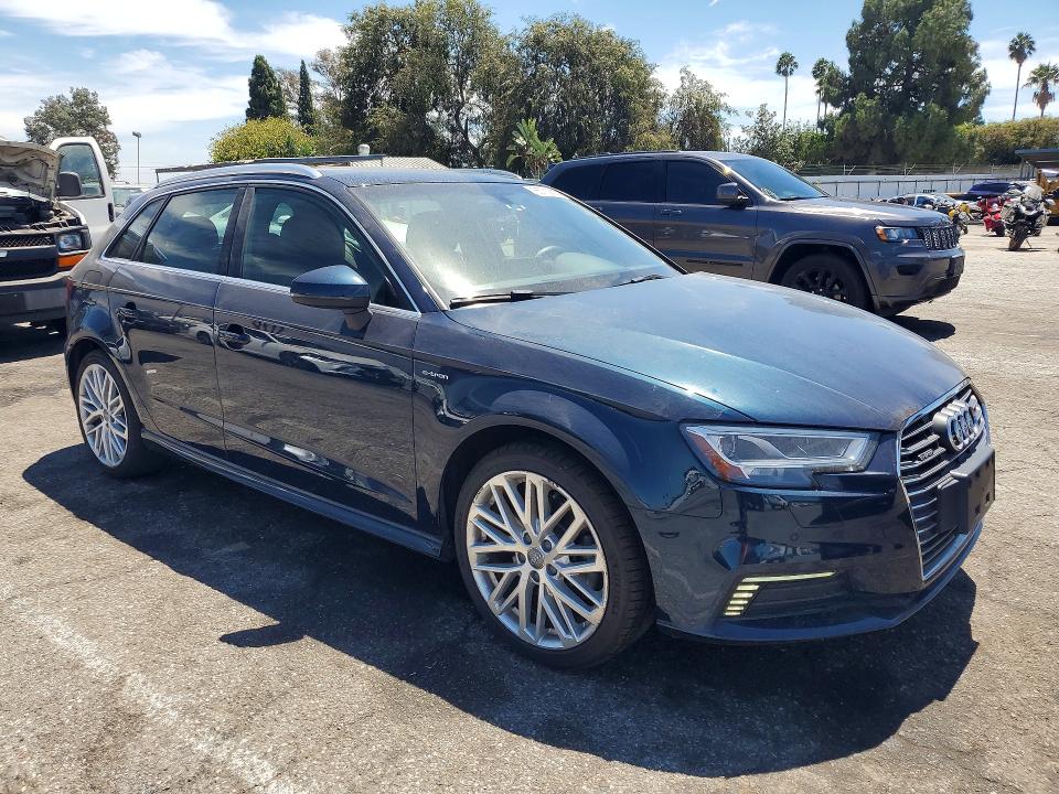 Photo 4 from auction – 2018 AUDI A3 with VIN WAUTPBFF9JA096025