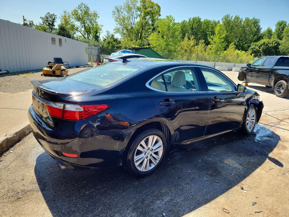 Zdjęcie 3 z aukcji – 2013 LEXUS ES z VIN JTHBK1GG2D2029682