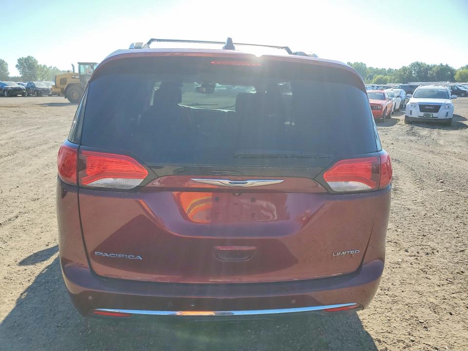 Photo 6 from auction – 2017 CHRYSLER PACIFICA with VIN 2C4RC1GG1HR836120