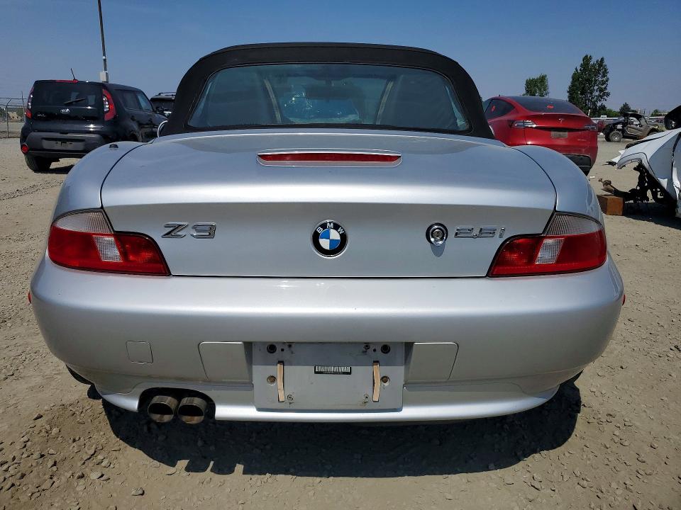 Photo 6 from auction – 2002 BMW Z3 with VIN 4USCN334X2LK52140