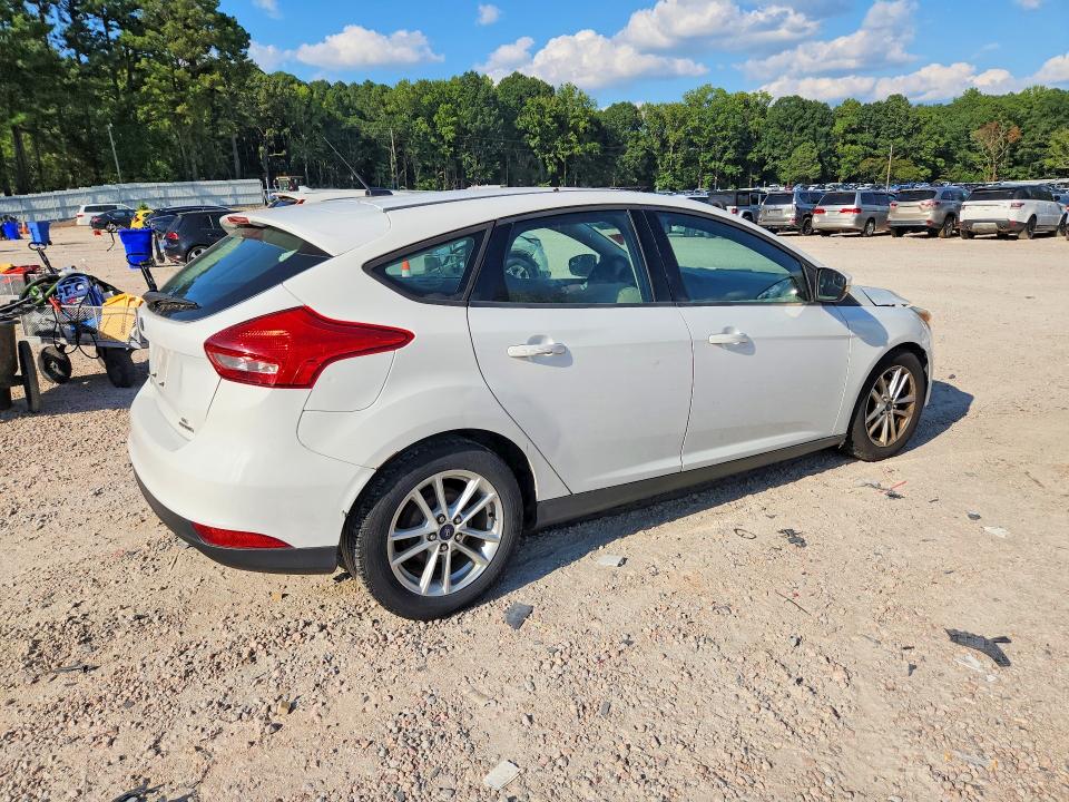 Photo 3 from auction – 2015 FORD FOCUS with VIN 1FADP3K23FL270656