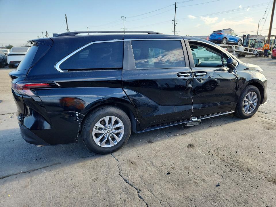 Photo 3 from auction – 2024 TOYOTA SIENNA with VIN 5TDYRKEC9RS215586