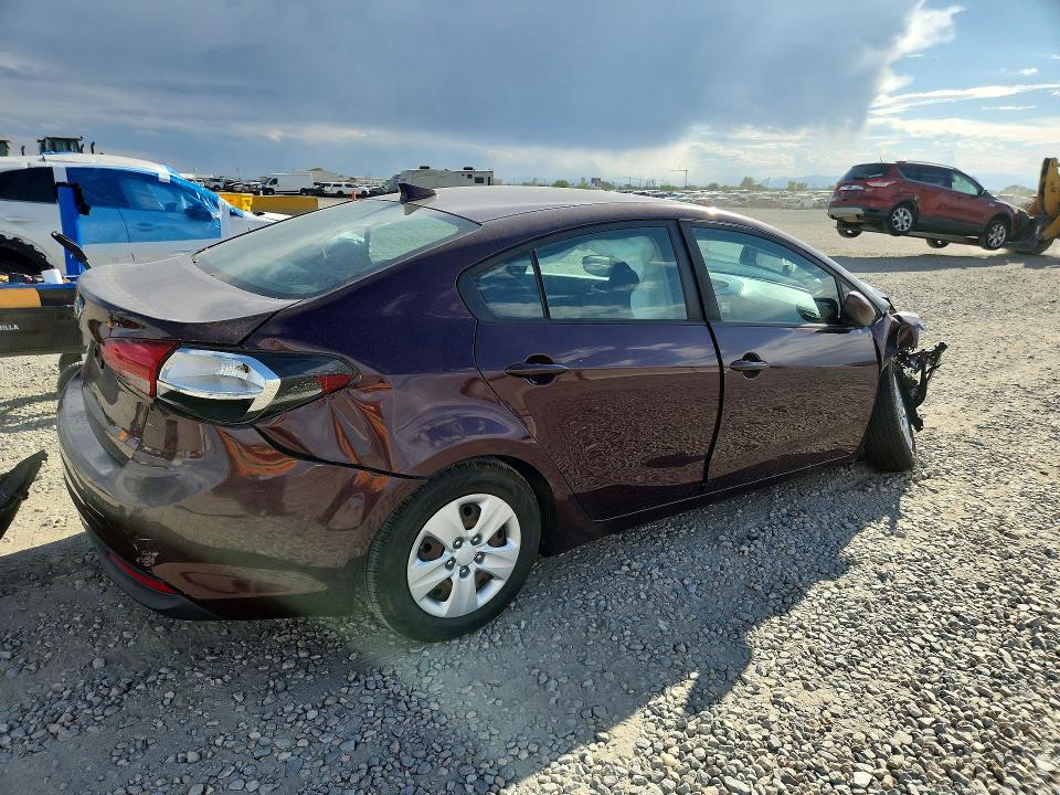 Photo 3 from auction – 2018 KIA FORTE with VIN 3KPFL4A75JE164907