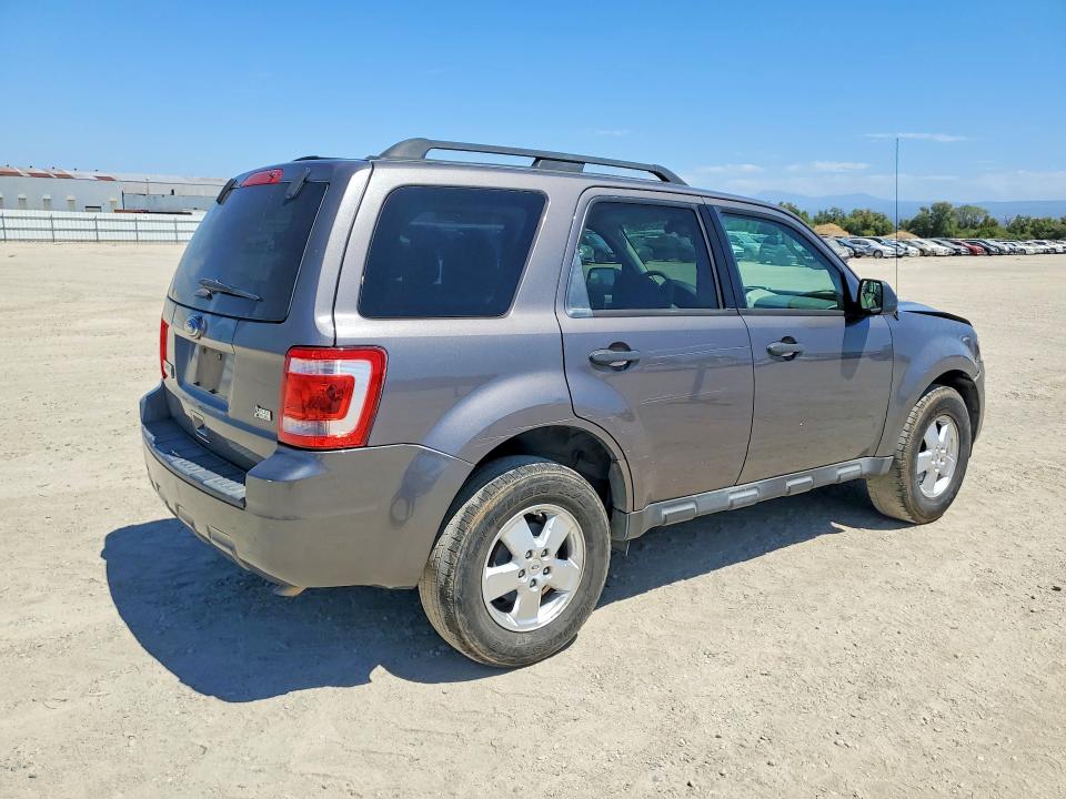 Photo 3 from auction – 2012 FORD ESCAPE with VIN 1FMCU0DG3CKB67952