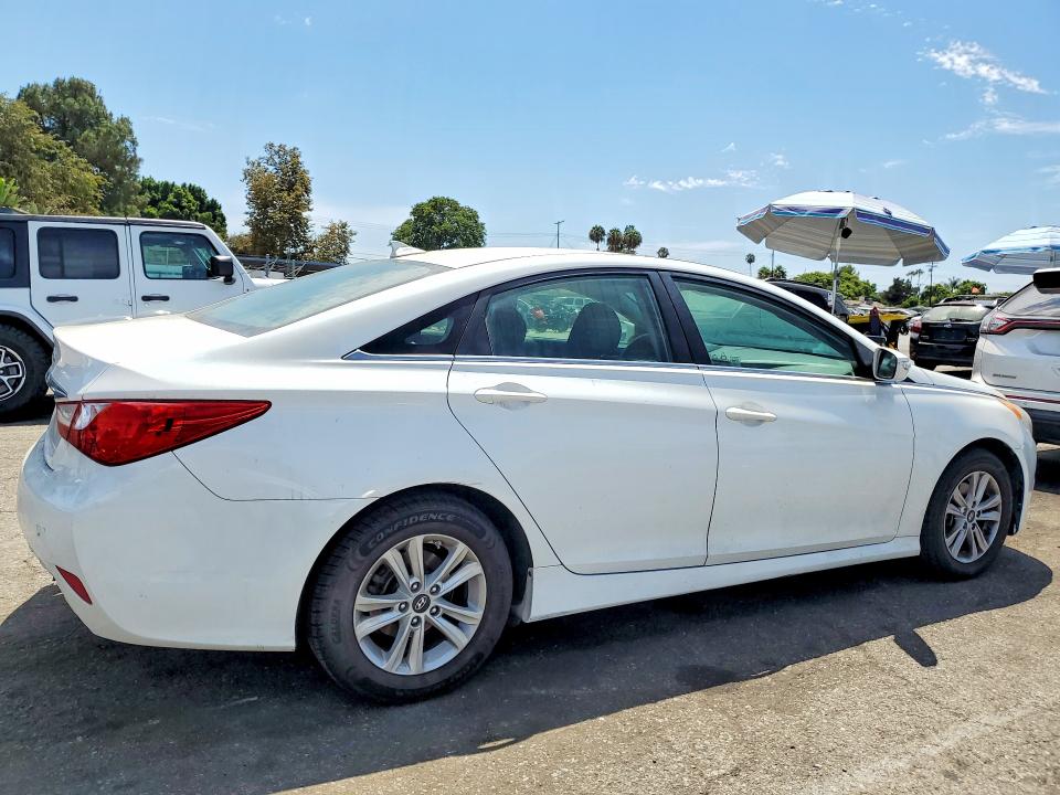 Photo 3 from auction – 2014 HYUNDAI SONATA with VIN 5NPEB4AC9EH911602