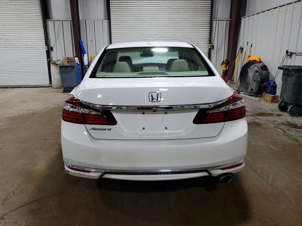 Photo 6 from auction – 2017 HONDA ACCORD with VIN 1HGCR2F8XHA098442