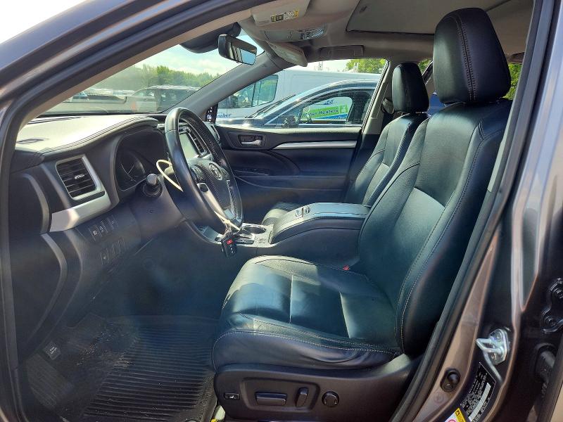 Фото 7 с аукциона – 2017 TOYOTA HIGHLANDER с VIN 5TDJZRFH7HS384685