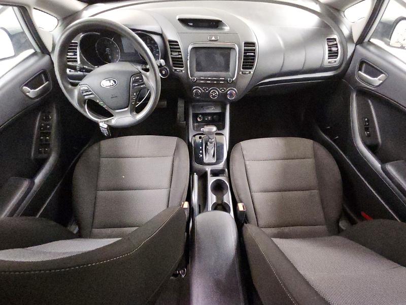 Photo 8 from auction – 2017 KIA FORTE5 with VIN KNAFK5A85H5676509
