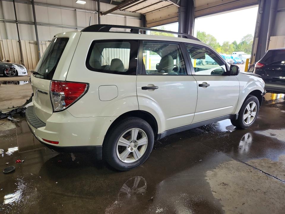 Photo 3 from auction – 2012 SUBARU FORESTER with VIN JF2SHBBC0CH418571