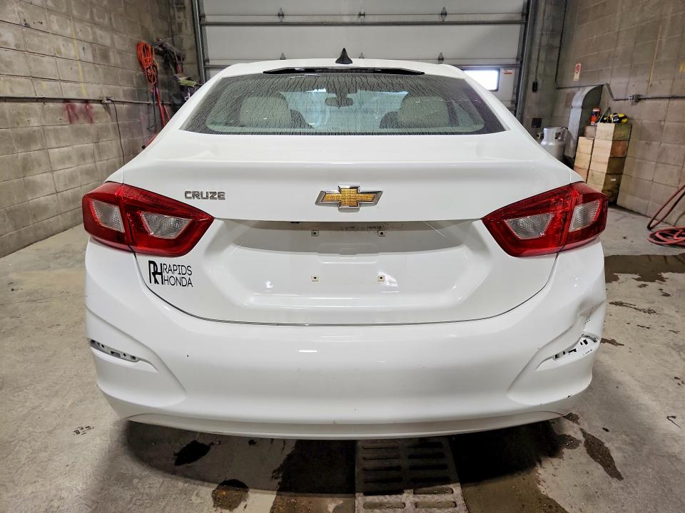 Photo 6 from auction – 2017 CHEVROLET CRUZE with VIN 3G1BC5SMXHS565236