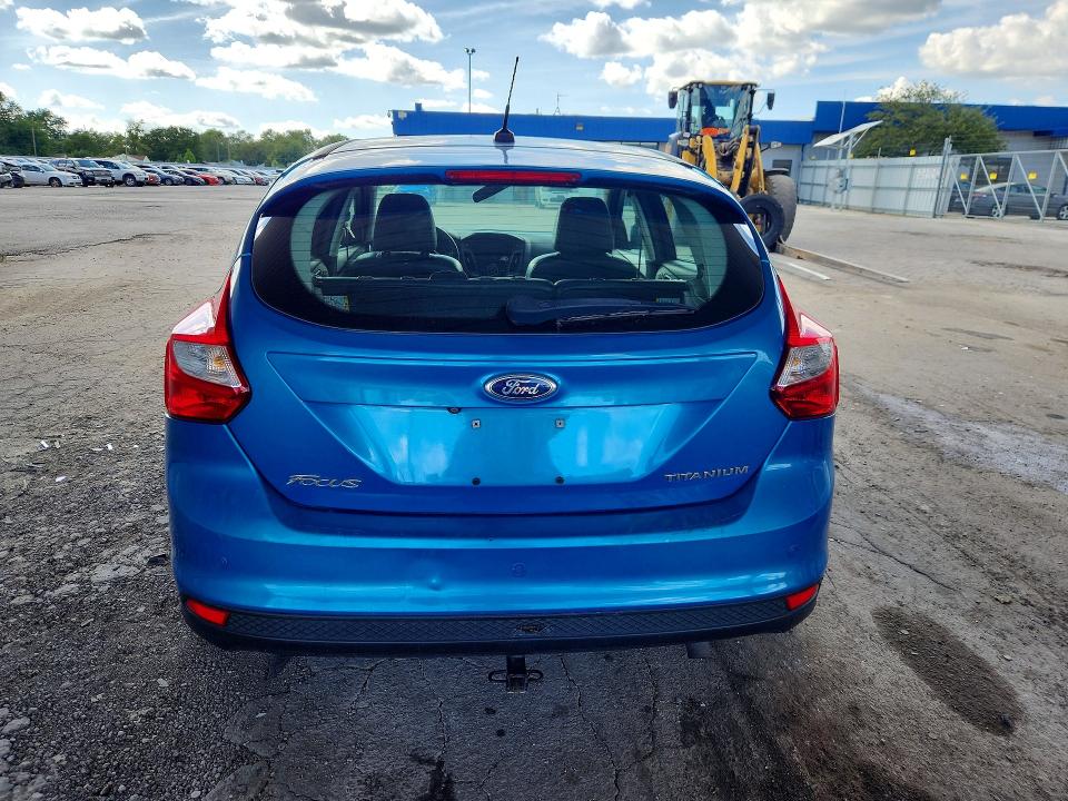 Photo 6 from auction – 2014 FORD FOCUS with VIN 1FADP3N20EL114682