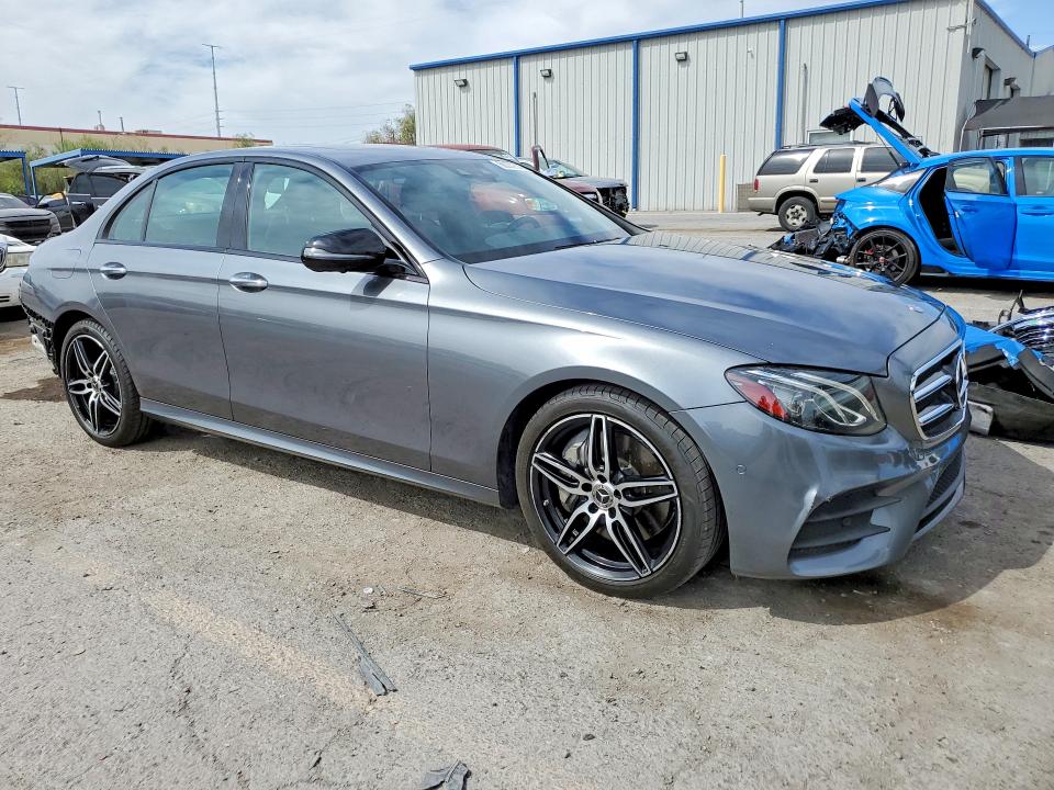 Photo 4 from auction – 2019 MERCEDES-BENZ E with VIN WDDZF4JB3KA662249