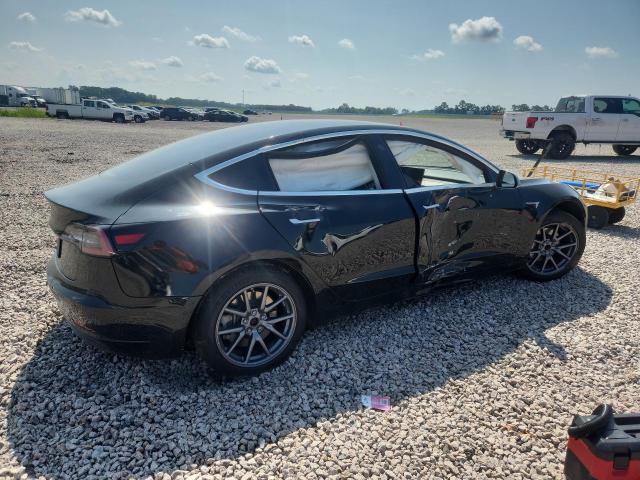 Снимка 3 от търг – 2019 TESLA MODEL 3 с VIN 5YJ3E1EA6KF428939