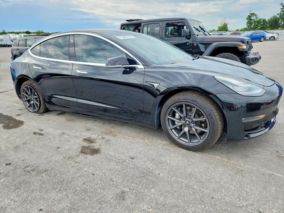 Photo 4 from auction – 2018 TESLA MODEL 3 with VIN 5YJ3E1EB0JF110676