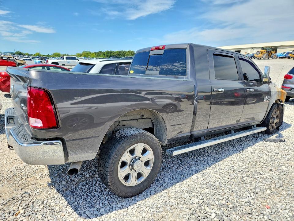 Photo 3 from auction – 2018 RAM 2500 with VIN 3C6UR5ML4JG232839