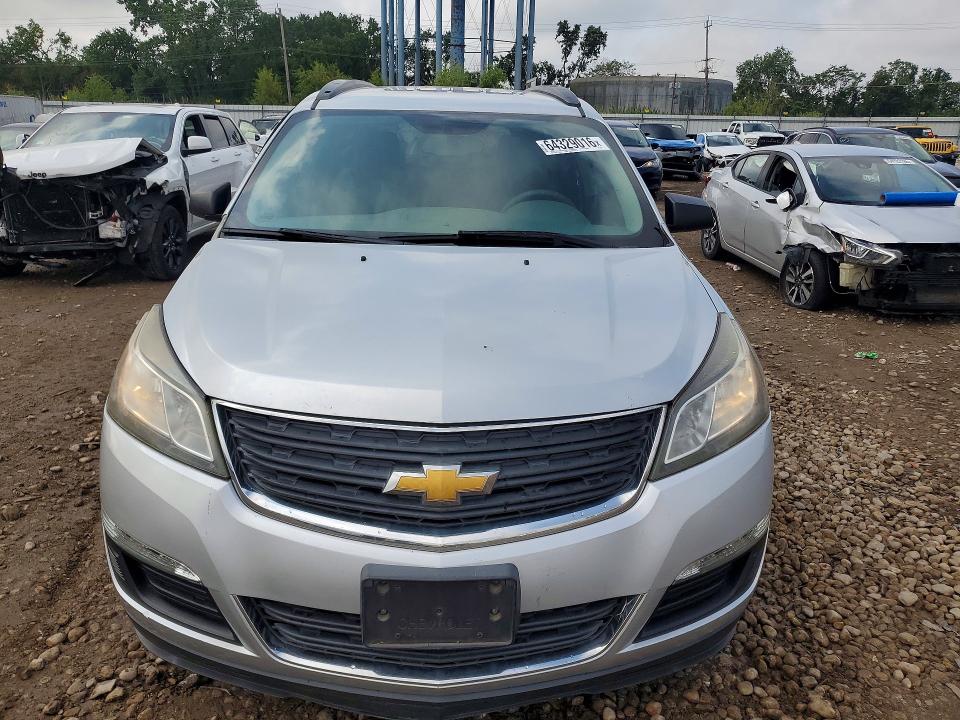 Photo 5 from auction – 2017 CHEVROLET TRAVERSE with VIN 1GNKRFKDXHJ299379