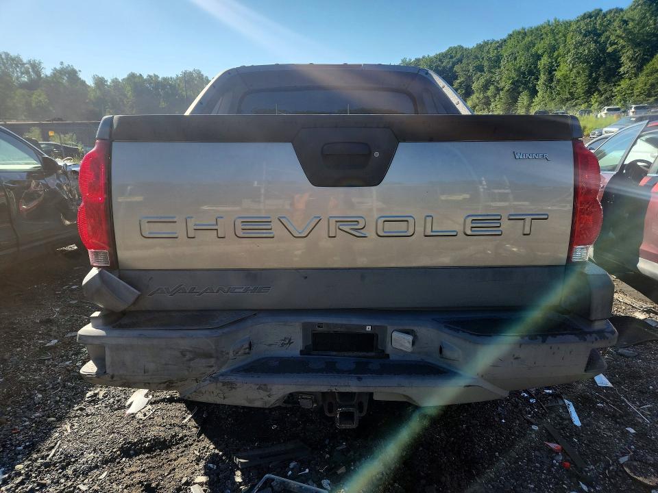 Photo 6 from auction – 2003 CHEVROLET AVALANCHE with VIN 3GNEK13T23G124340