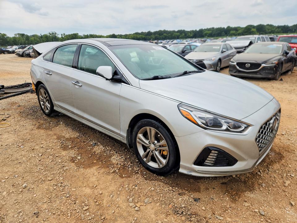 Photo 4 from auction – 2019 HYUNDAI SONATA with VIN 5NPE34AF6KH815249