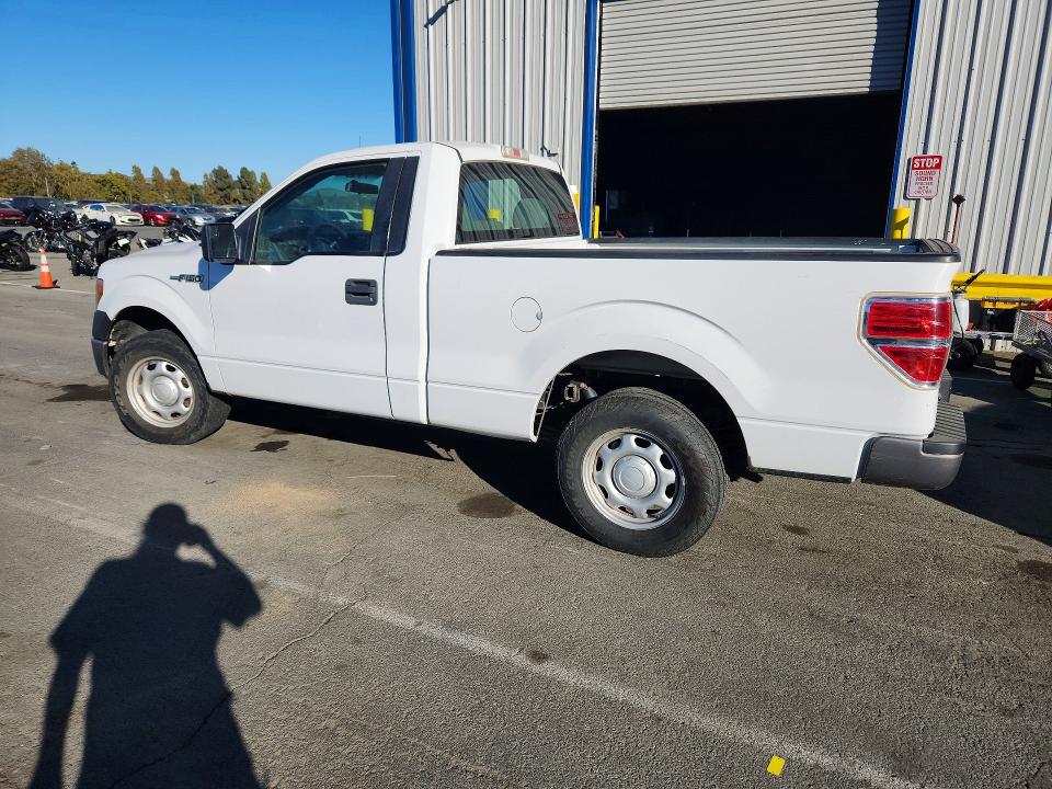 Photo 2 from auction – 2011 FORD F150 with VIN 1FTMF1CF6BFC77726