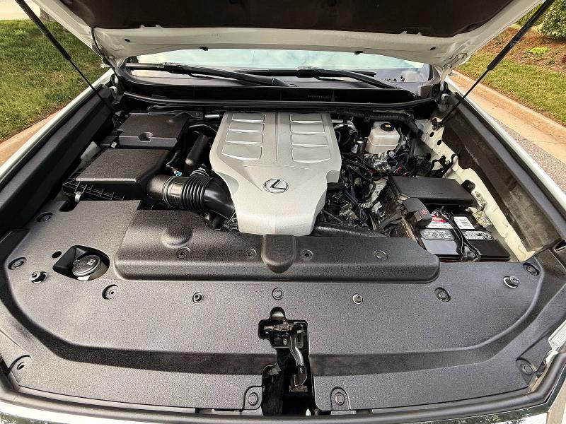 Photo 7 from auction – 2015 LEXUS GX with VIN JTJBM7FX8F5111477