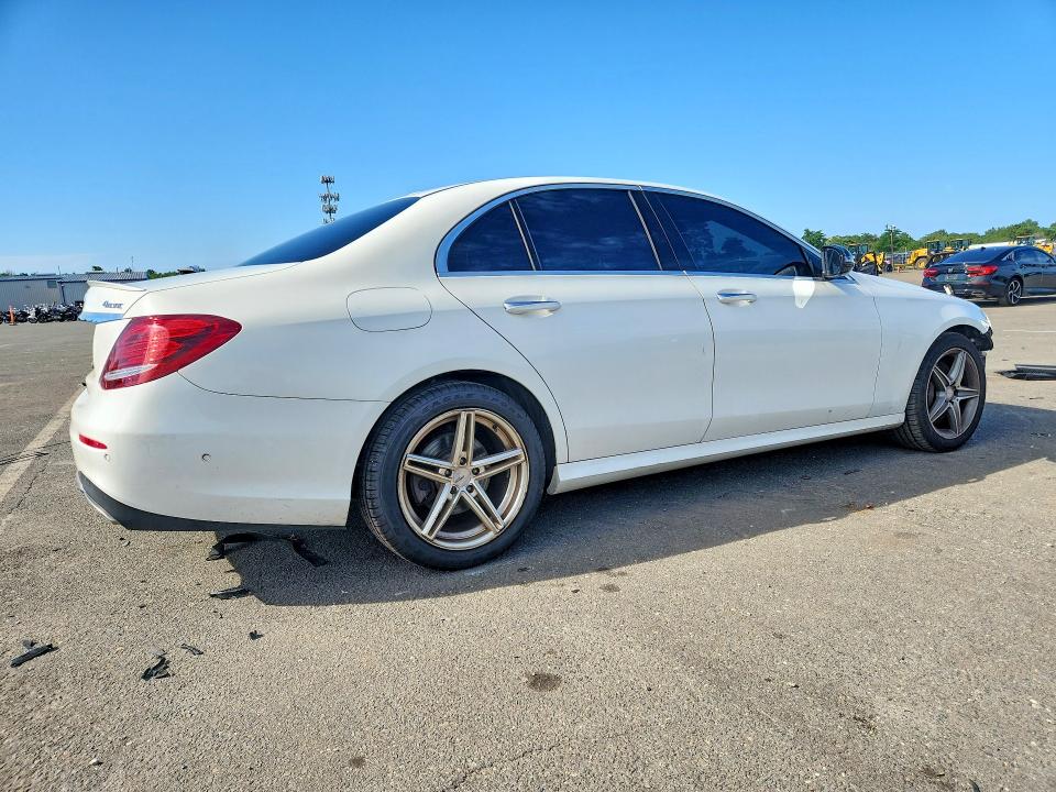 Photo 3 from auction – 2017 MERCEDES-BENZ E with VIN WDDZF4KB9HA052248