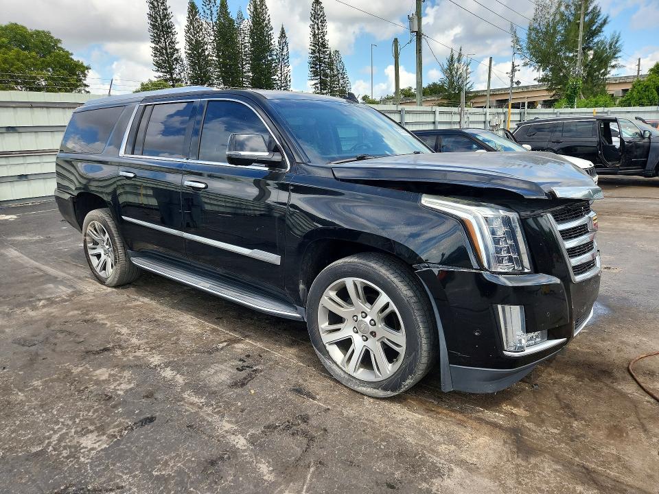 Photo 4 from auction – 2017 CADILLAC ESCALADE with VIN 1GYS3HKJ4HR119370