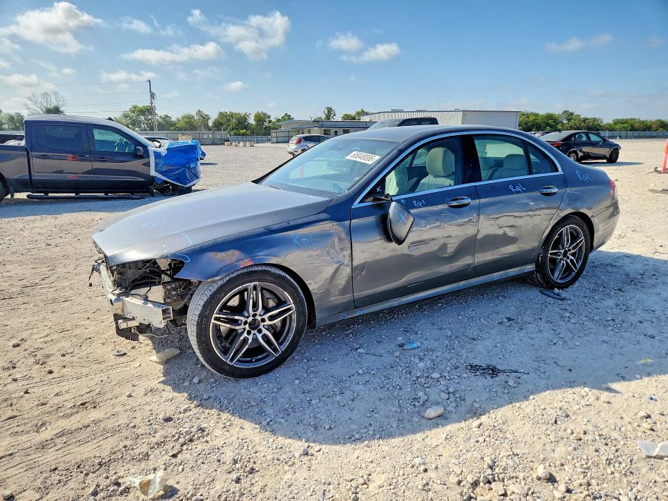 MERCEDES-BENZ E 2018 مع رقم تعريف المركبة WDDZF4JB0JA445188 - صورة من المزاد