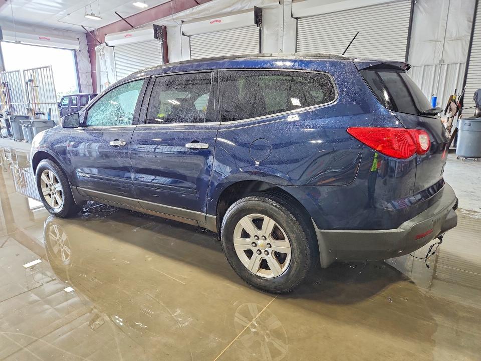 Photo 2 from auction – 2011 CHEVROLET TRAVERSE with VIN 1GNKRGED5BJ384316