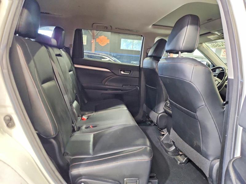 Photo 11 from auction – 2017 TOYOTA HIGHLANDER with VIN 5TDJZRFH0HS513267