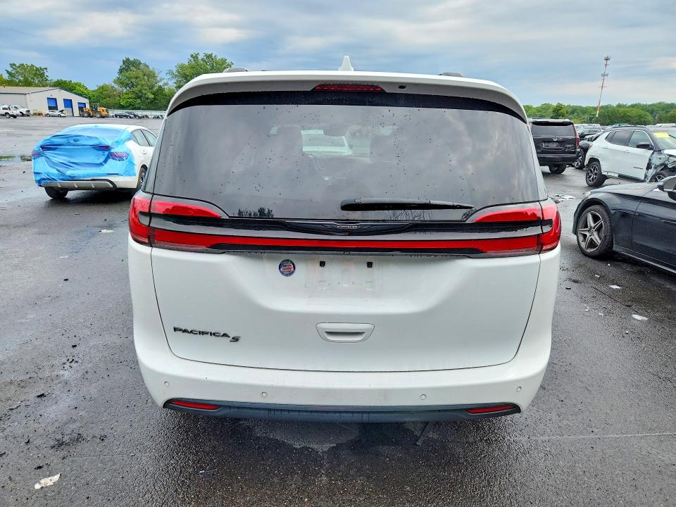 Photo 6 from auction – 2022 CHRYSLER PACIFICA with VIN 2C4RC1BG2NR232255