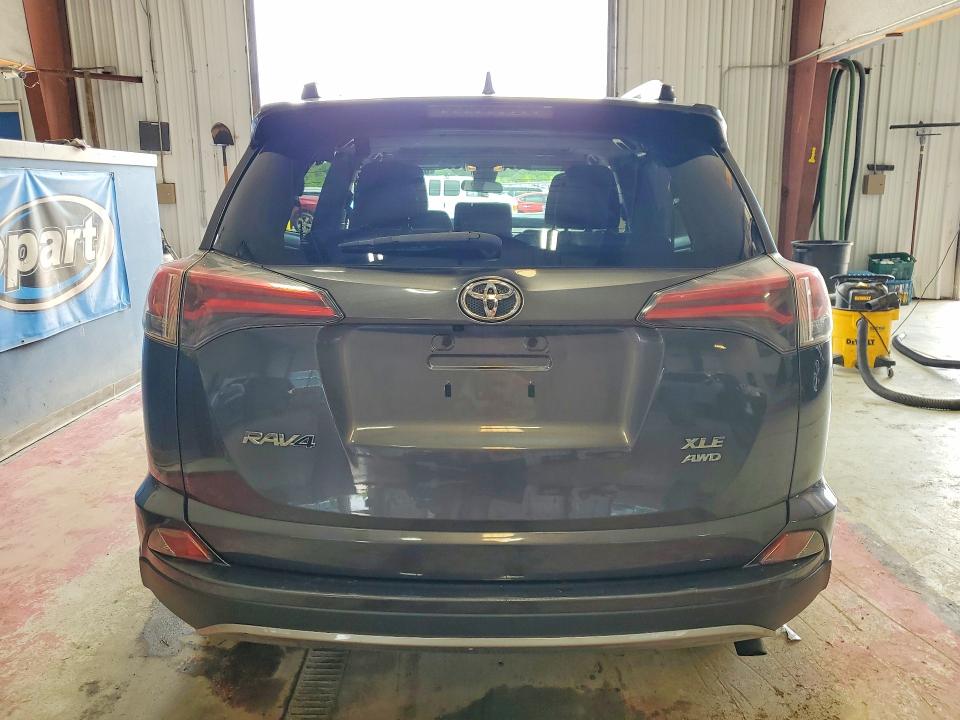 Фото 6 с аукциона – 2017 TOYOTA RAV4 с VIN JTMRFREV6HJ707348