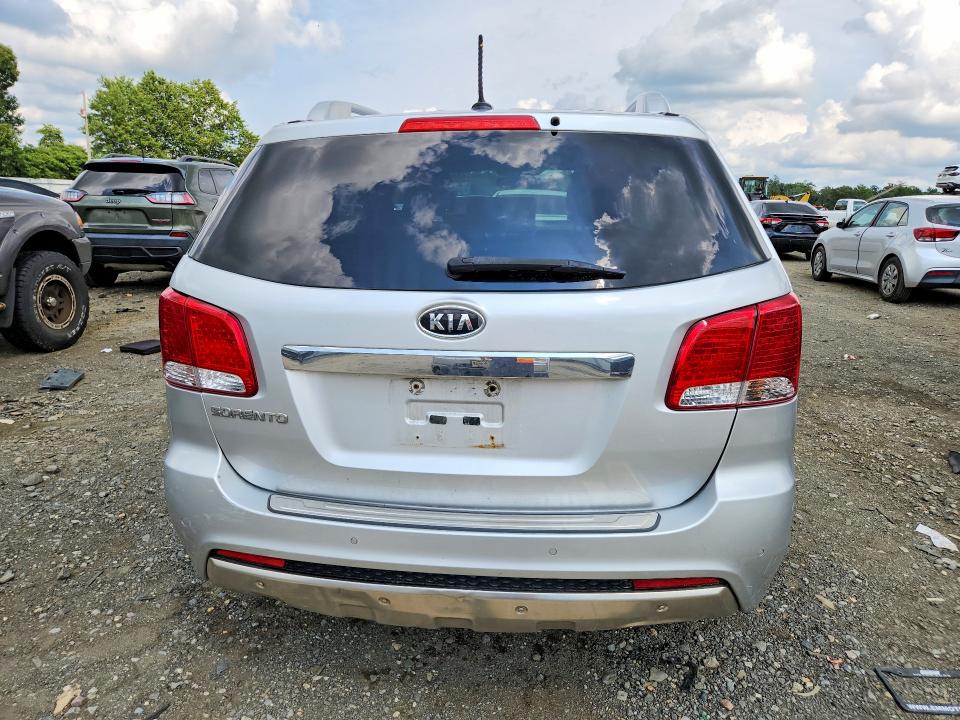 Photo 6 from auction – 2012 KIA SORENTO with VIN 5XYKTDA26CG254155