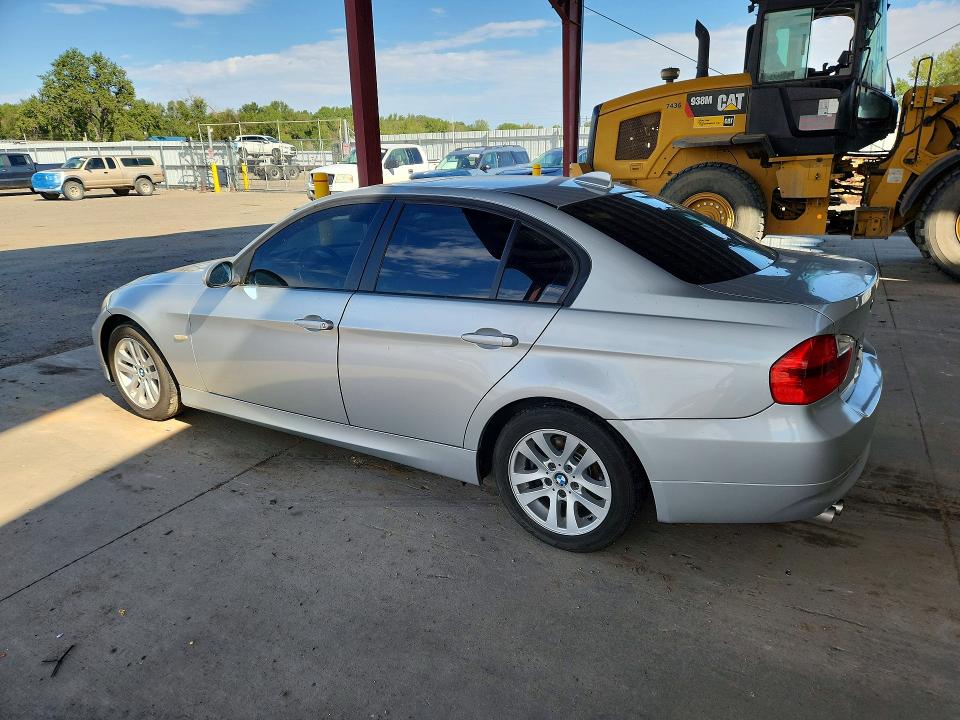 Photo 2 from auction – 2006 BMW 325 with VIN WBAVB13536PT07656