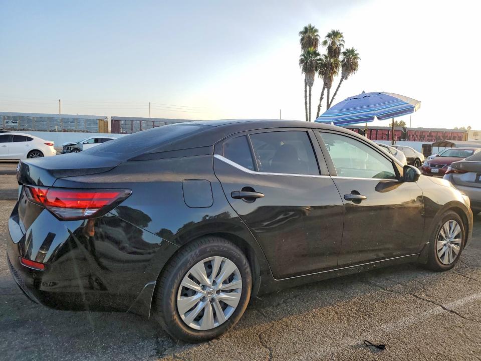 Photo 3 from auction – 2020 NISSAN SENTRA with VIN 3N1AB8BVXLY312099