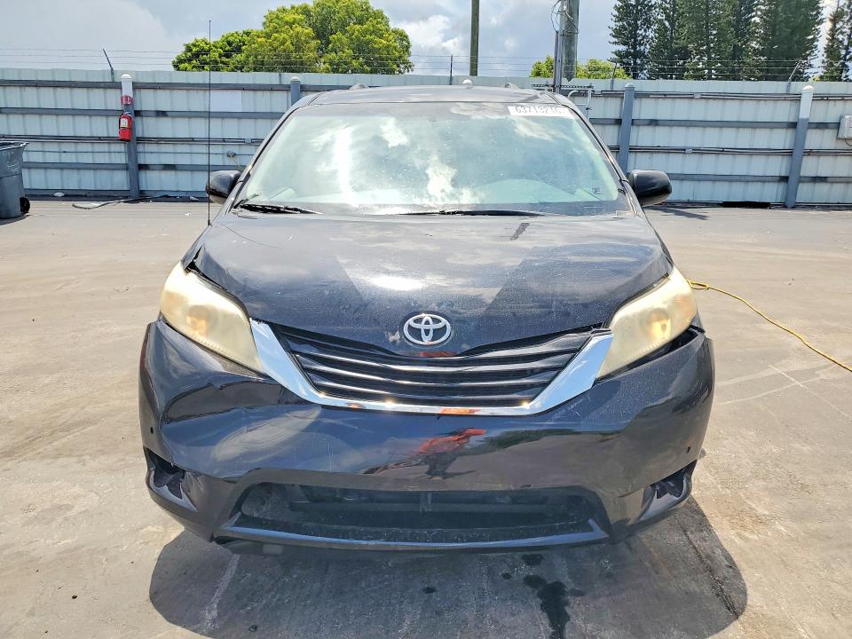 Photo 5 from auction – 2014 TOYOTA SIENNA with VIN 5TDKK3DC3ES473999