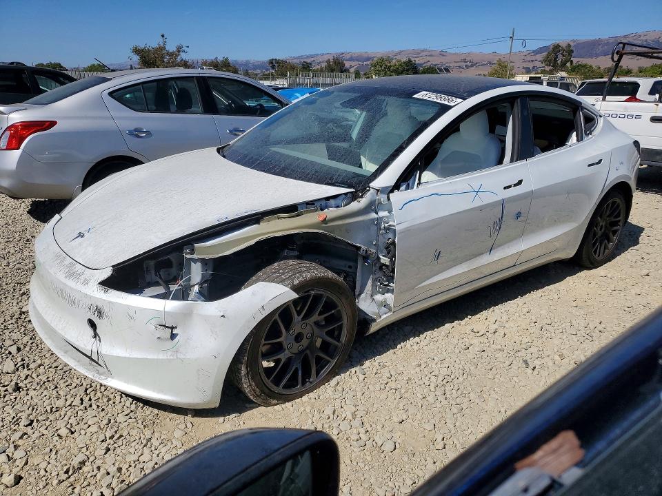 Снимка 1 от търг – 2024 TESLA MODEL 3 с VIN 5YJ3E1EA8RF866632