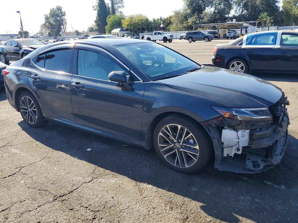 Zdjęcie 4 z aukcji – 2025 TOYOTA CAMRY z VIN 4T1DAACK2SU059060