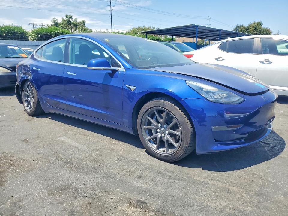 Photo 4 from auction – 2018 TESLA MODEL 3 with VIN 5YJ3E1EA9JF022586