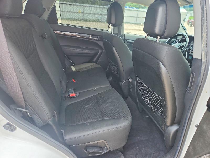 Photo 11 from auction – 2014 KIA SORENTO with VIN 5XYKTDA79EG540483