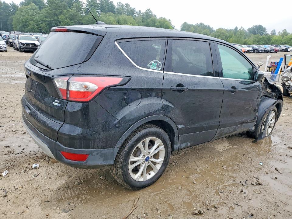 Photo 3 from auction – 2017 FORD ESCAPE with VIN 1FMCU9GD4HUD98862