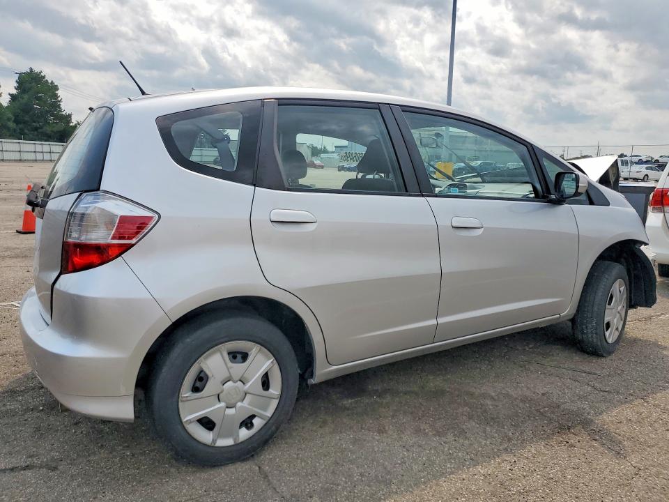 Photo 3 from auction – 2013 HONDA FIT with VIN JHMGE8H38DC012445